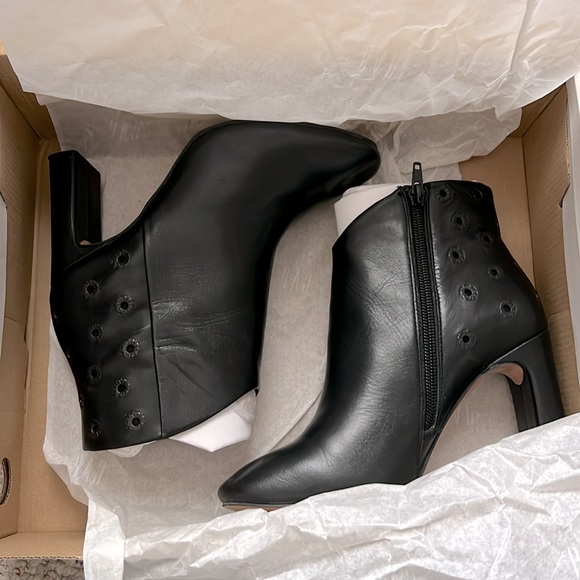 Gap Eyelet ankle boots - Picture 4 of 5